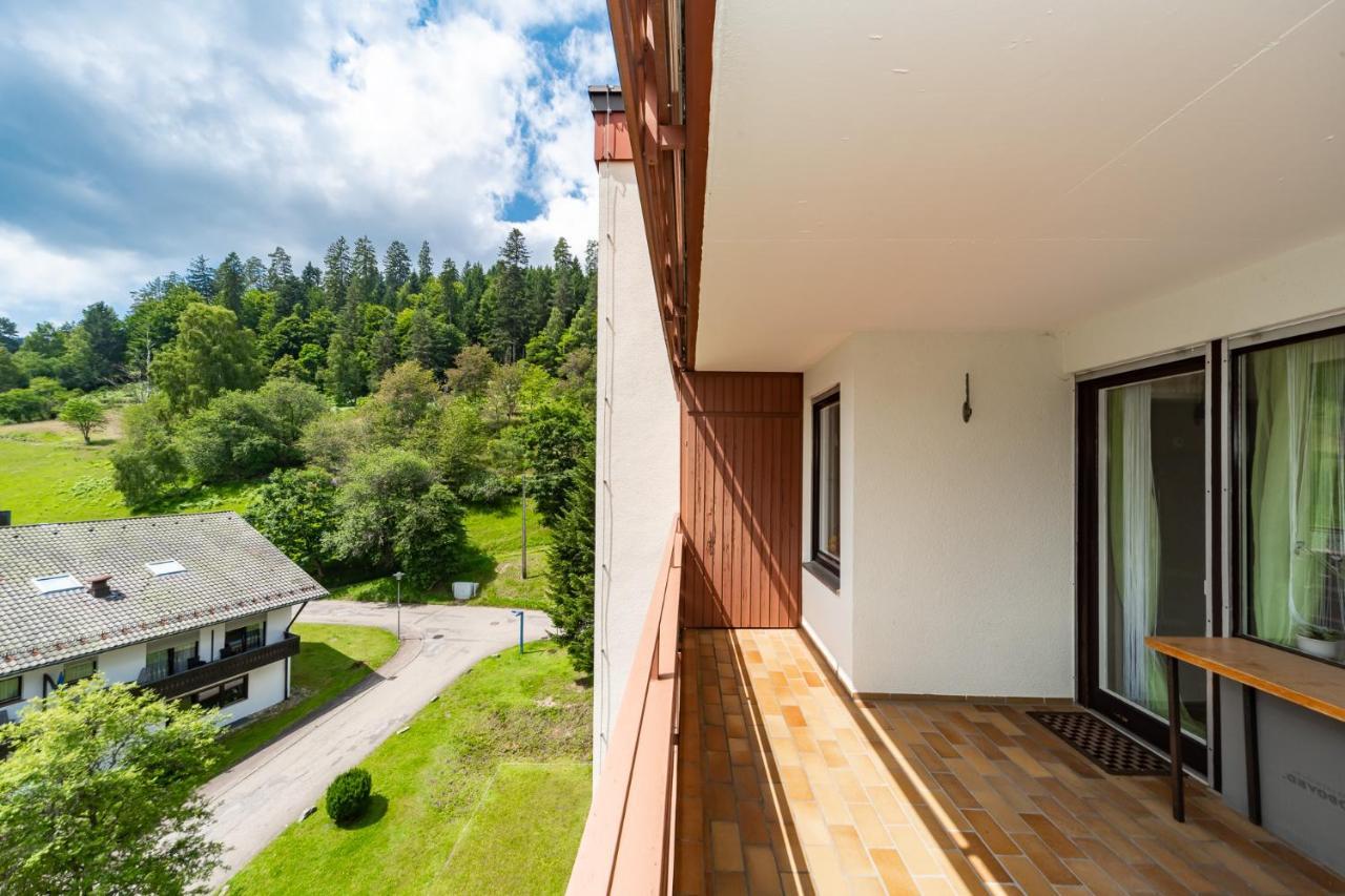 Schwarzwaldsuite Mit Panorama Waldblick Enzklosterle Luaran gambar